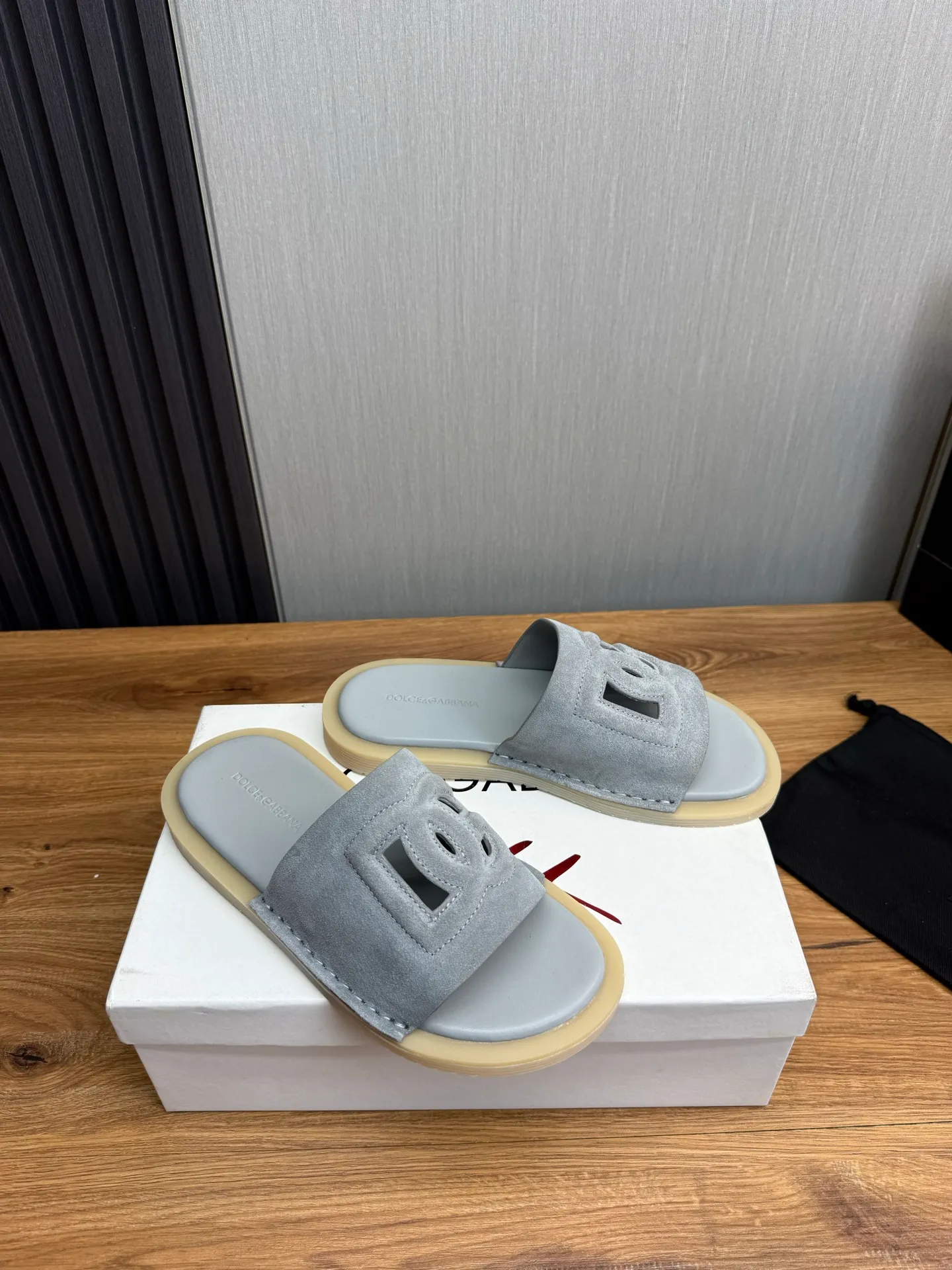 Men's men's shoes💰340💰Dolce & gabbana (DG) official website synchronized new slippers💥Fashion hot models: 1 exclusive mold opening✅Unique brand style logo upper💥Original private mold outsole✔️36-44 (45 customized, non-refundable)